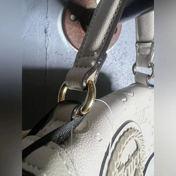 JUICY COUTURE NWT Stay in Circle Crossbody in Angel White - Picture 14 of 14